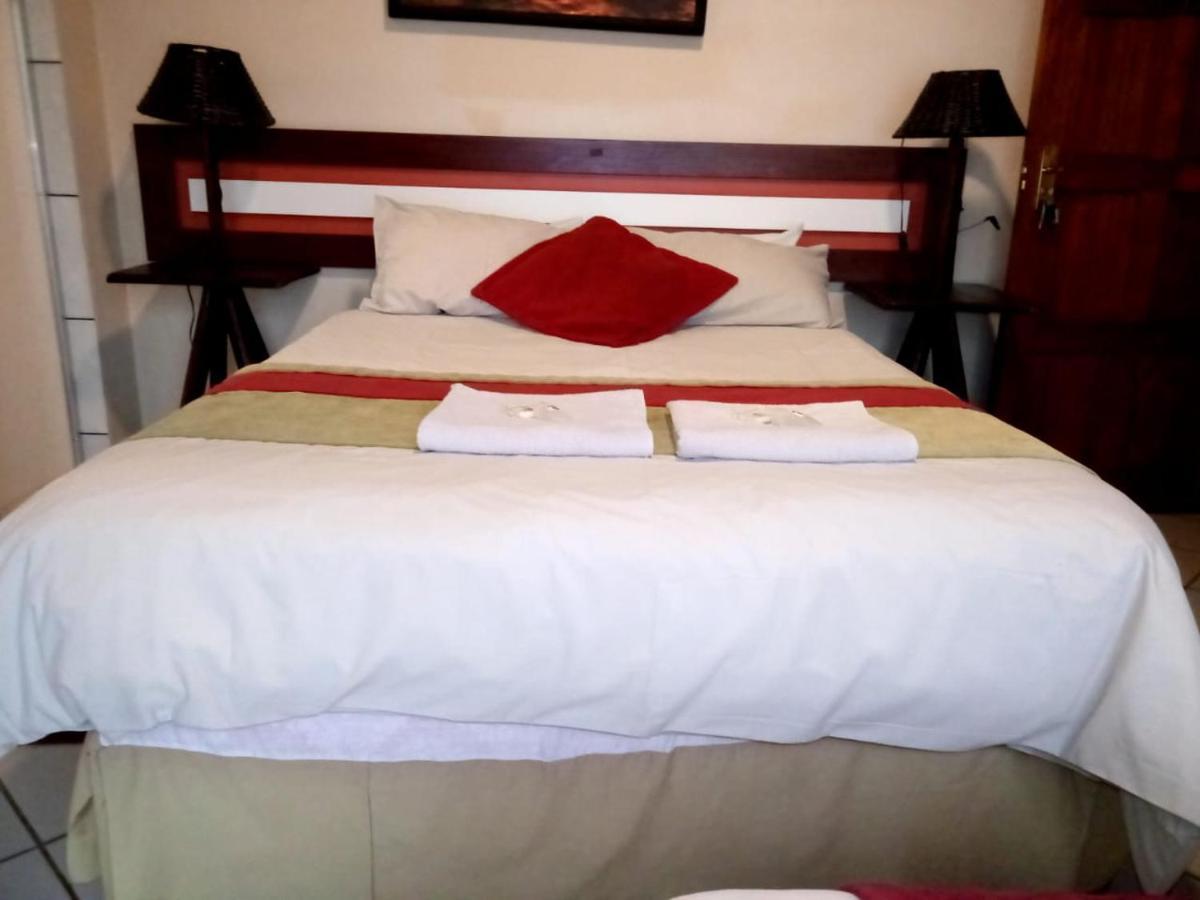 Rustenburg Guesthouse Buitenkant foto