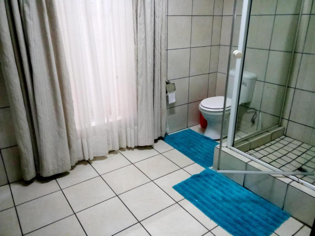Rustenburg Guesthouse Buitenkant foto