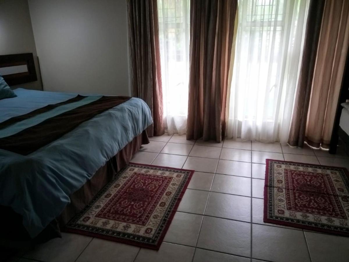 Rustenburg Guesthouse Buitenkant foto