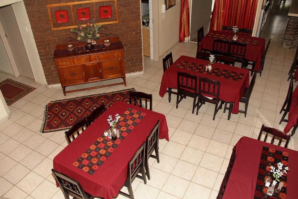 Rustenburg Guesthouse Buitenkant foto