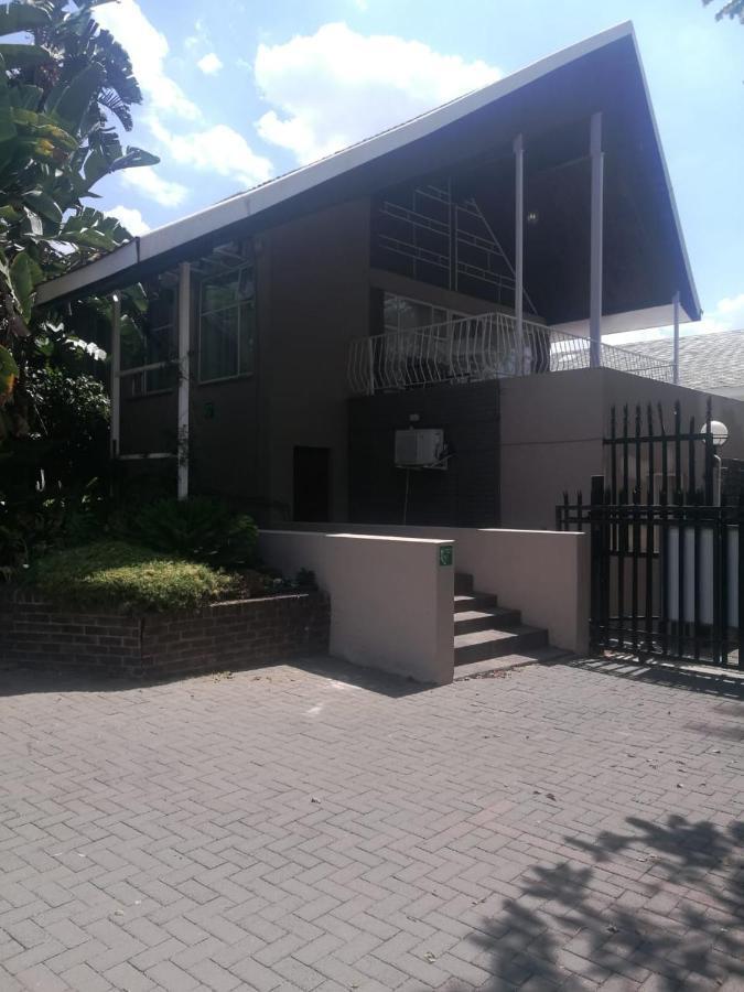 Rustenburg Guesthouse Buitenkant foto