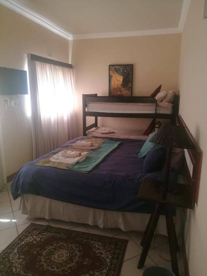 Rustenburg Guesthouse Buitenkant foto